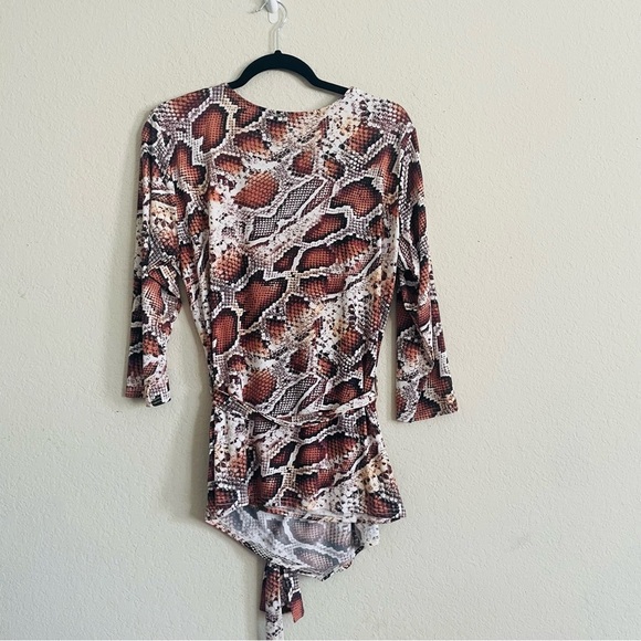 Venus 1X Snake Print faux Wrap blouse top sophisticated chic timeless work core - Picture 9 of 9